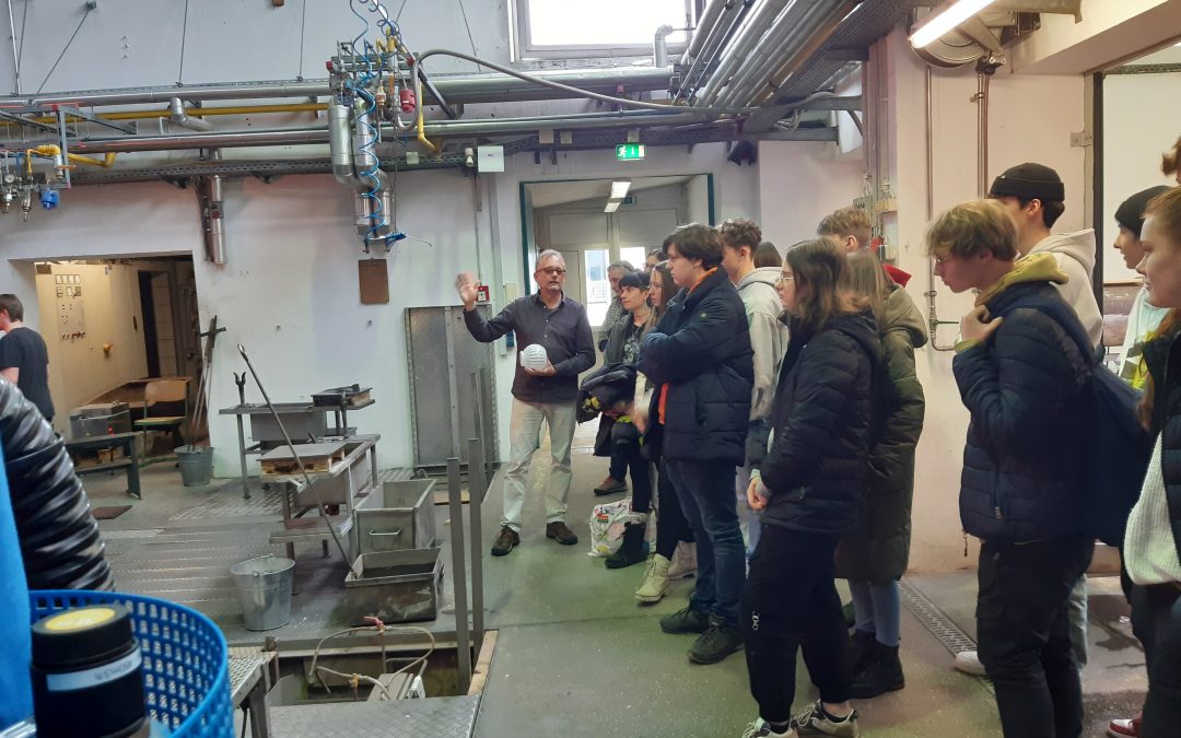 Zehntklässler entdecken gläserne Berufswelten