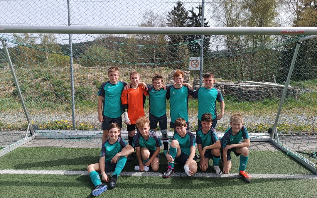 Starke Verteidigungsleistung der Fußballjungs