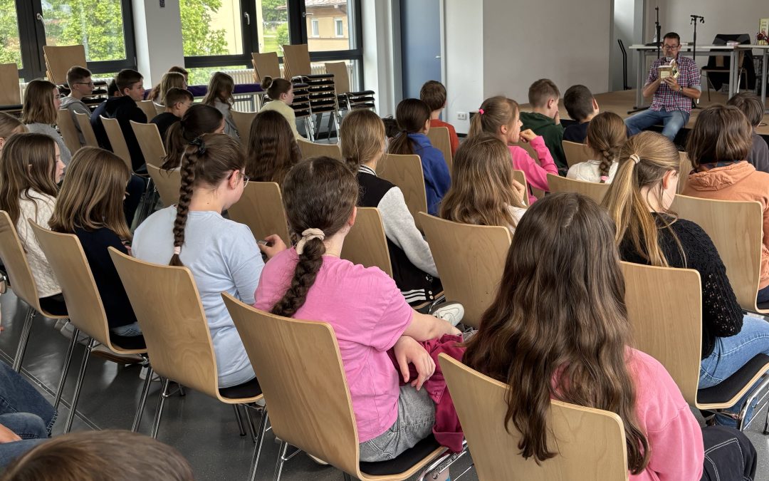 Uwe Krauser liest am Gymnasium